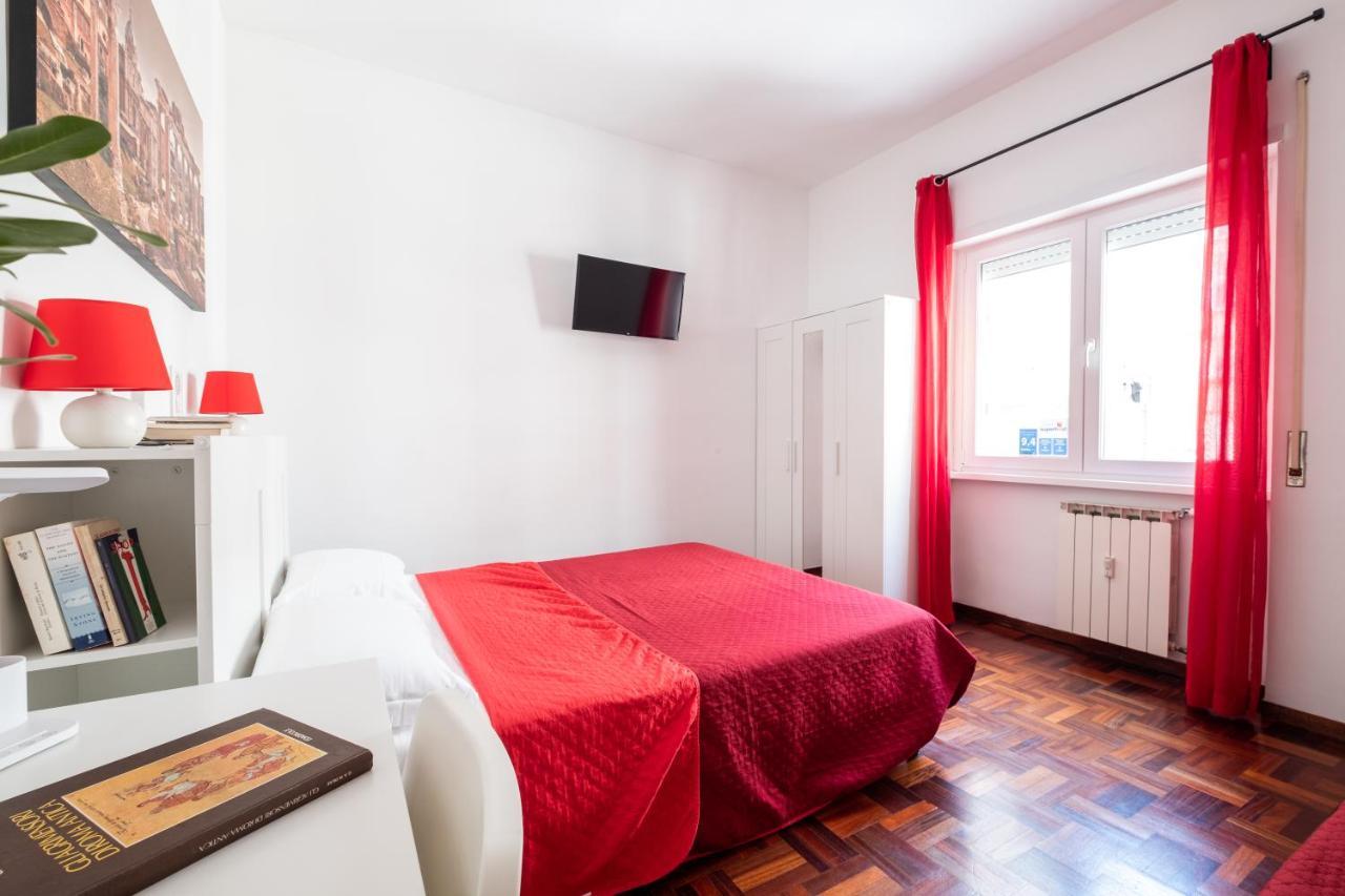 Take It Easy Roma Guest House Exteriör bild