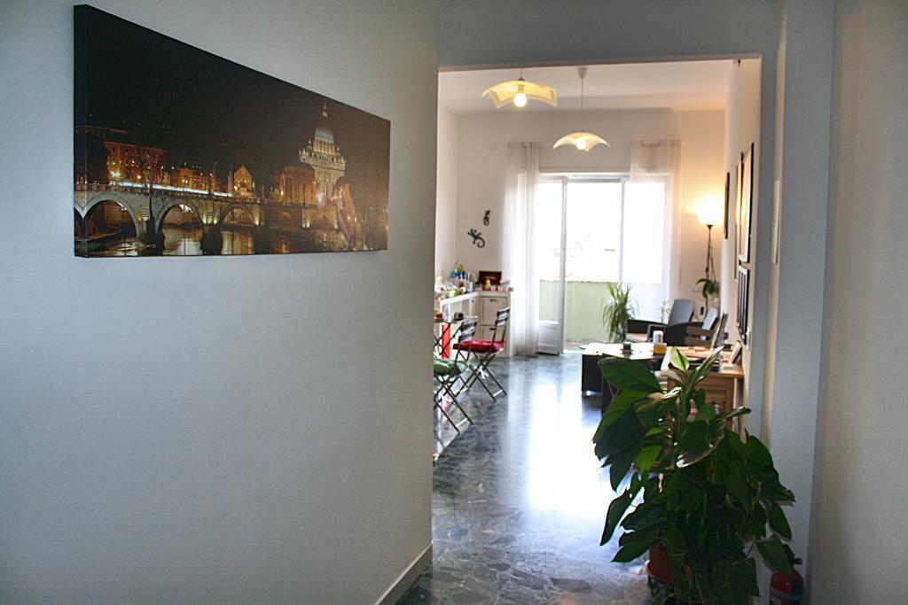 Take It Easy Roma Guest House Exteriör bild